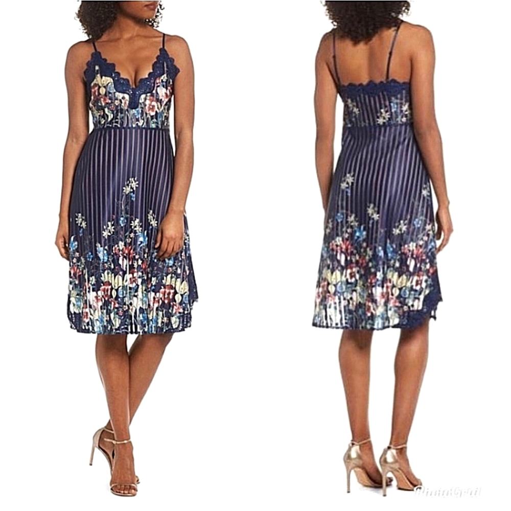 Anthropologie Foxiedox Meadow Navy Floral Lace Midi Dress Size Large NWT